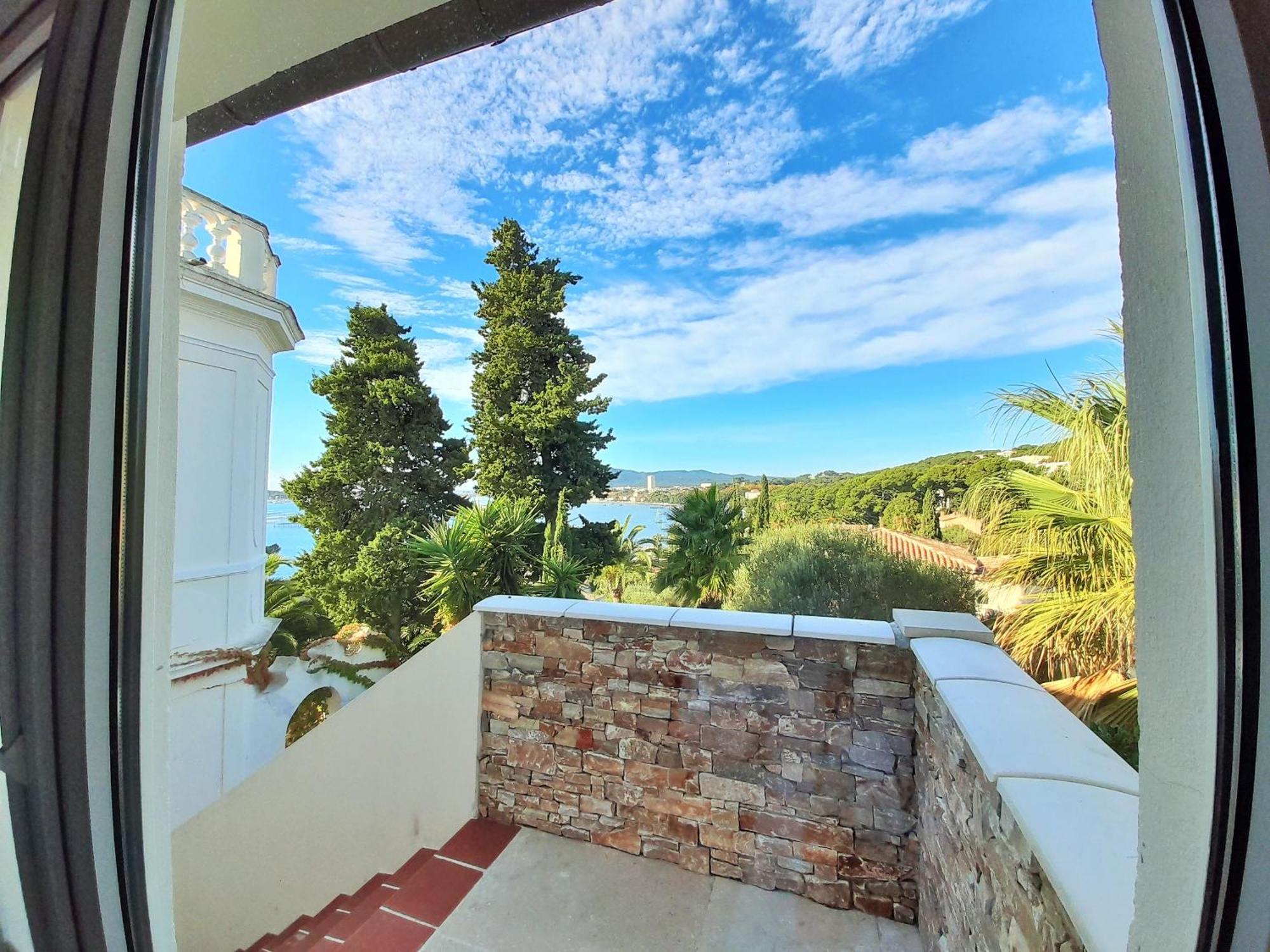 Villa-Chateau Les Terrasses - Tamaris, Plage Des Sablettes, Mer Au Bas De La Propriete لا سين سور مير المظهر الخارجي الصورة
