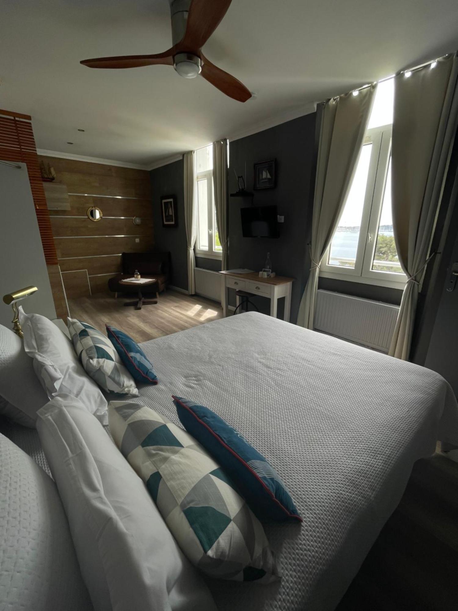 Villa-Chateau Les Terrasses - Tamaris, Plage Des Sablettes, Mer Au Bas De La Propriete لا سين سور مير المظهر الخارجي الصورة